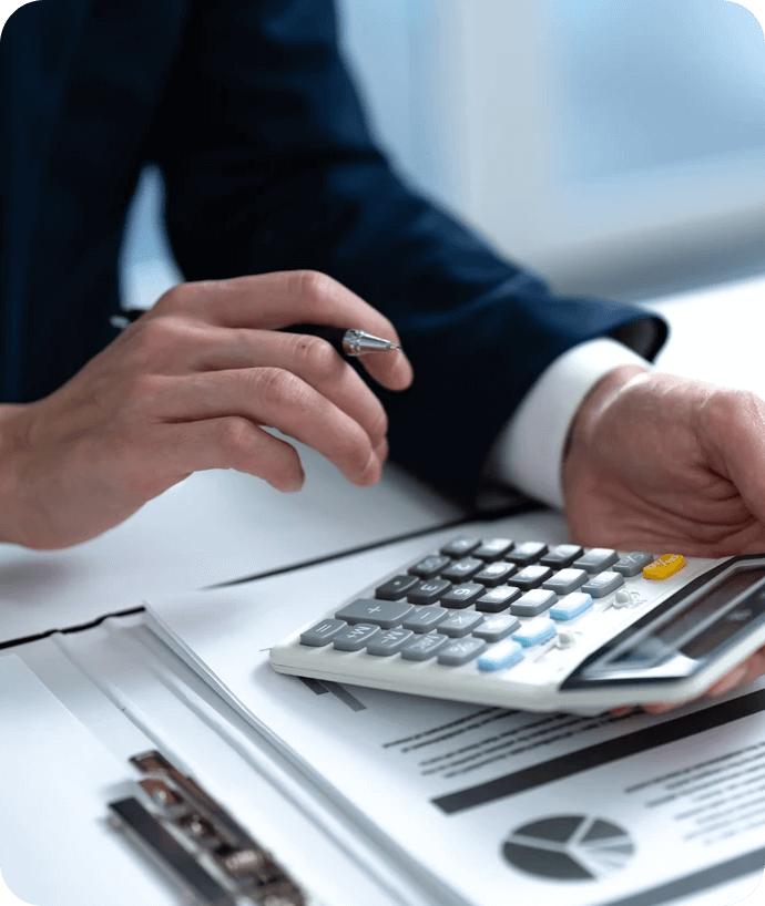 支払い手続きをしている様子